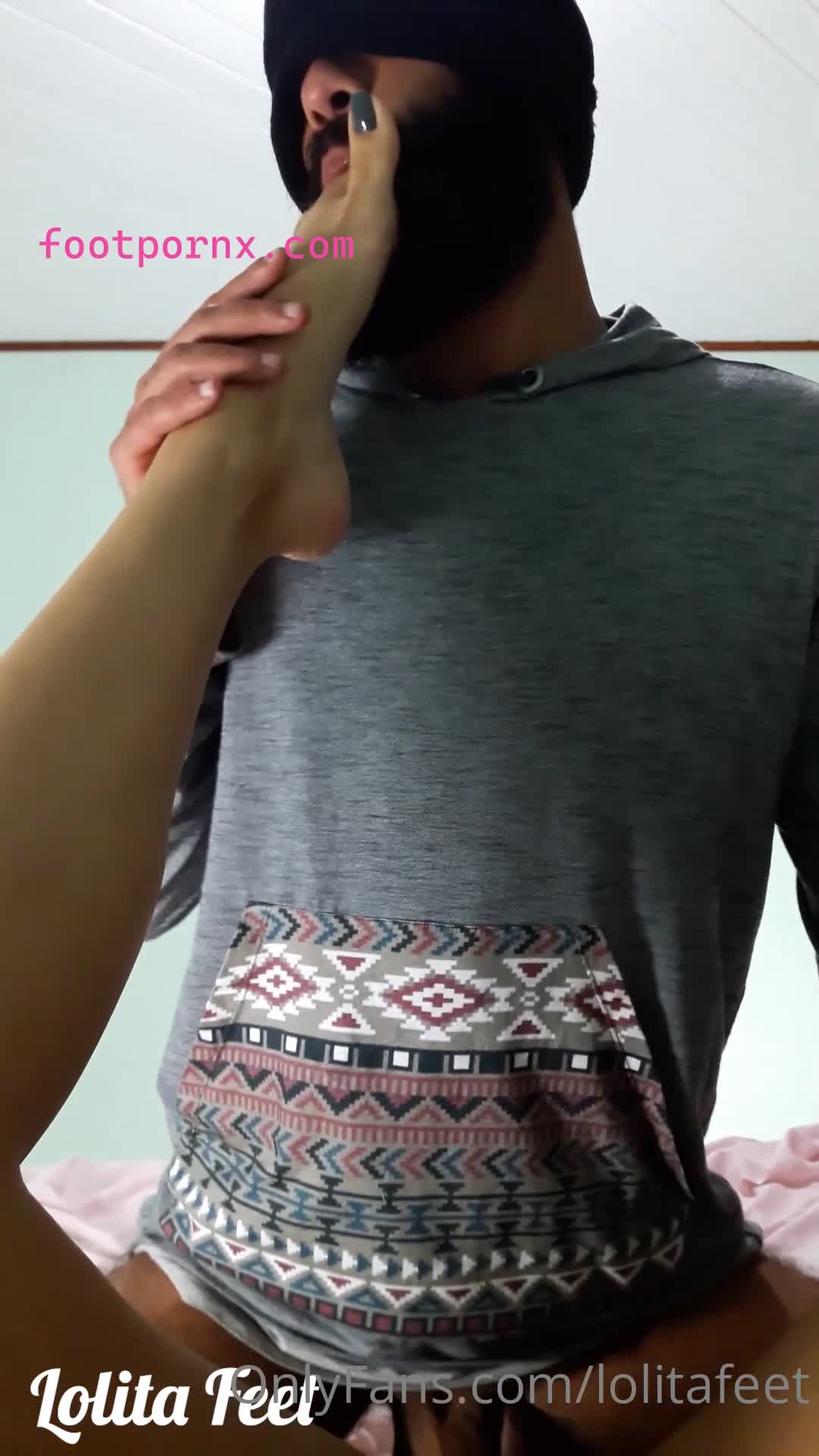 thefeetoflola footjob sexy latina feet with her boyfriend 4