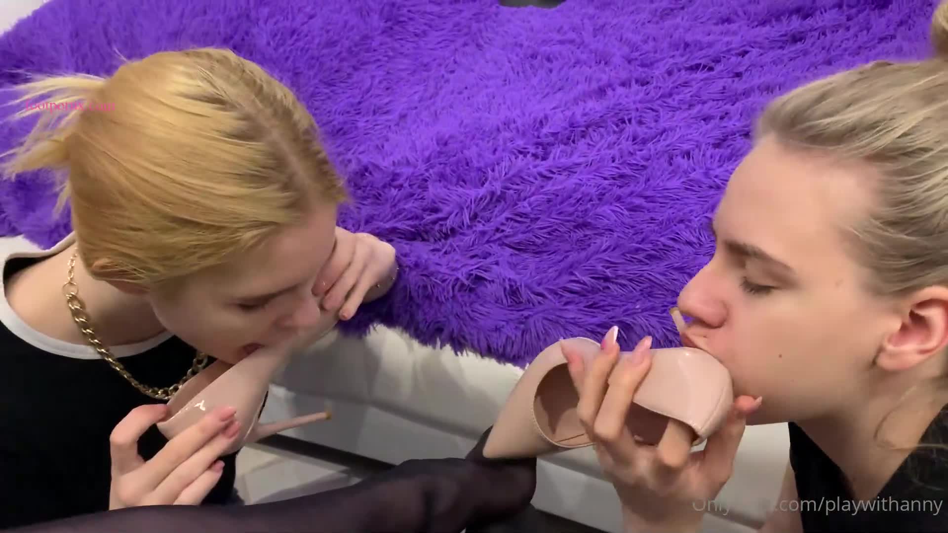 playwithanny lesbian teens foot worship 2