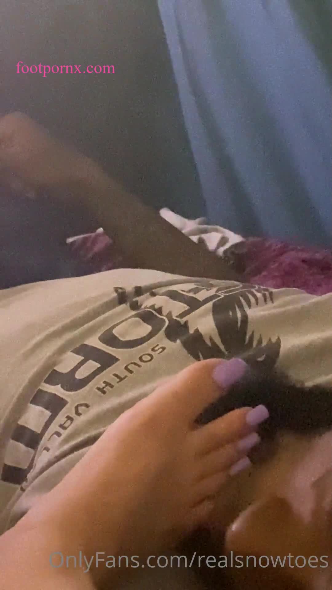 realsnowtoes  foot porn 1