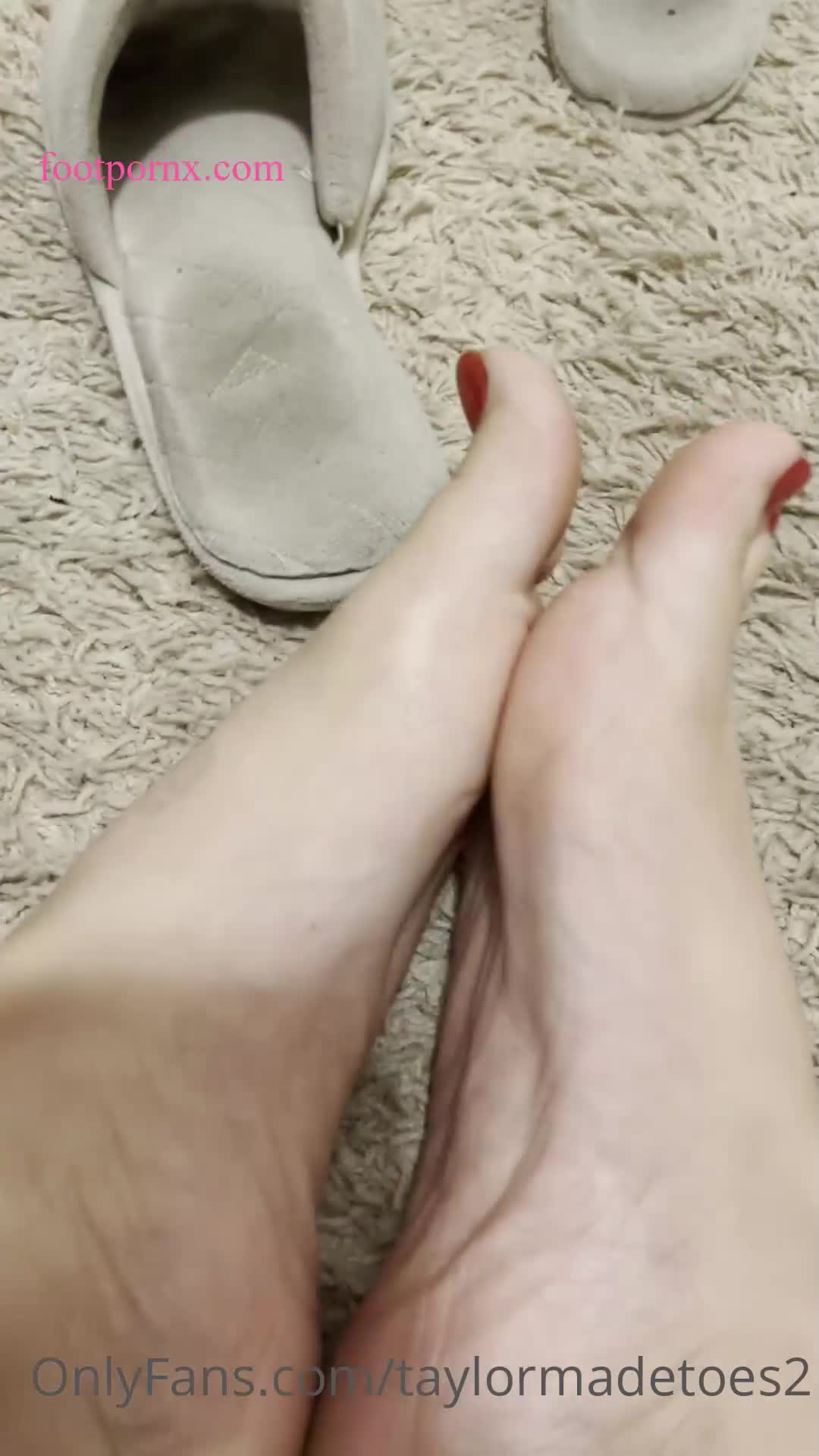 taylormadetoes2 pretty white girl feet 11
