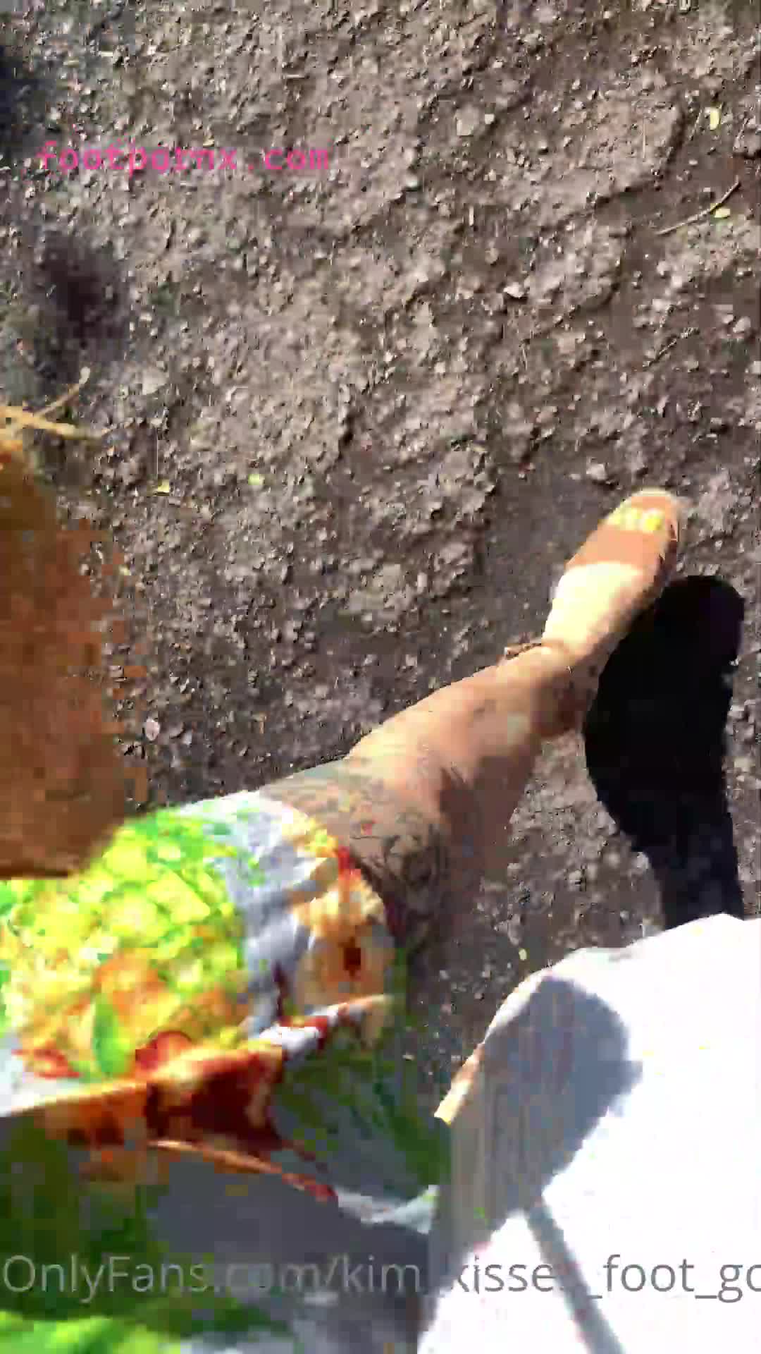 kim_kisses_foot_goddess asian goddess sexy feet 13