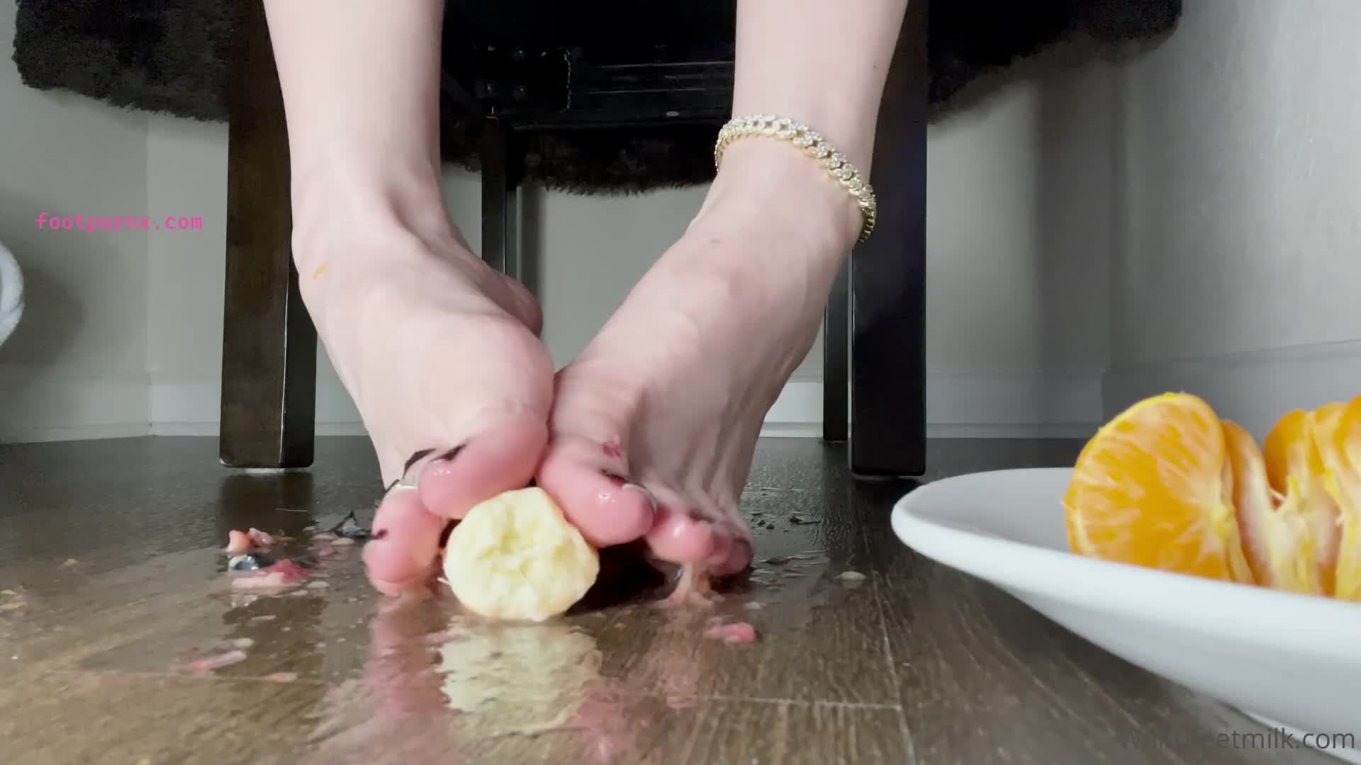 waifufeetmilk pretty long toes wrinkly soles white girl feet 6