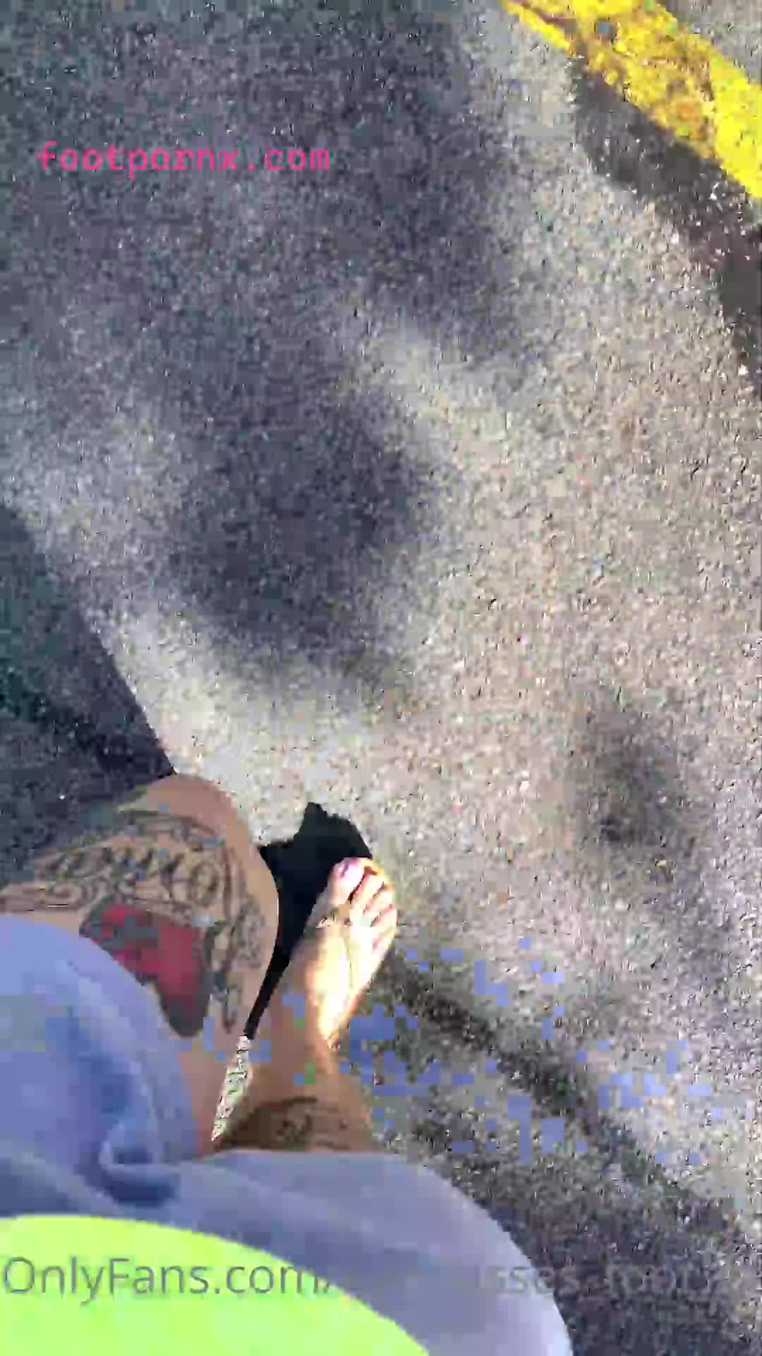 kim_kisses_foot_goddess asian goddess sexy feet 22