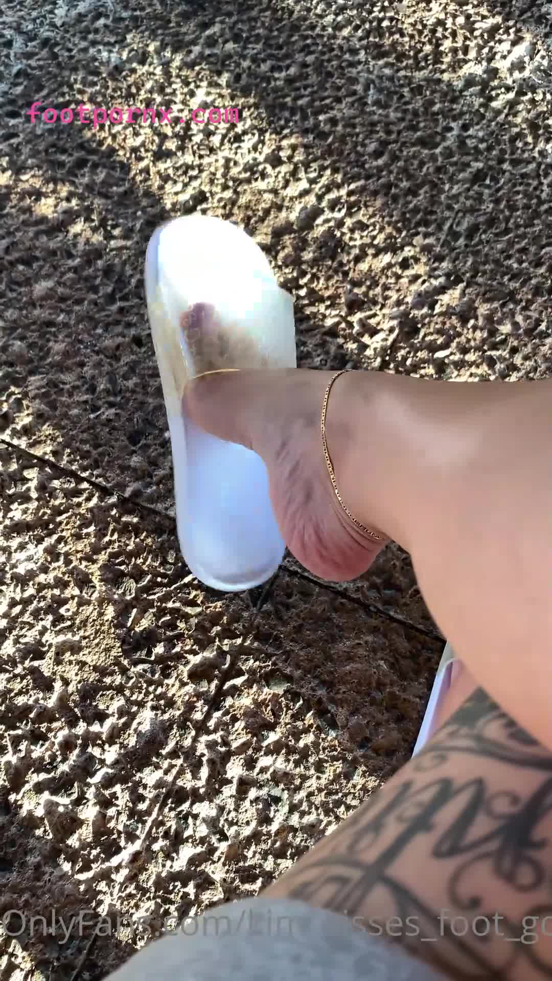 kim_kisses_foot_goddess asian goddess sexy feet 23
