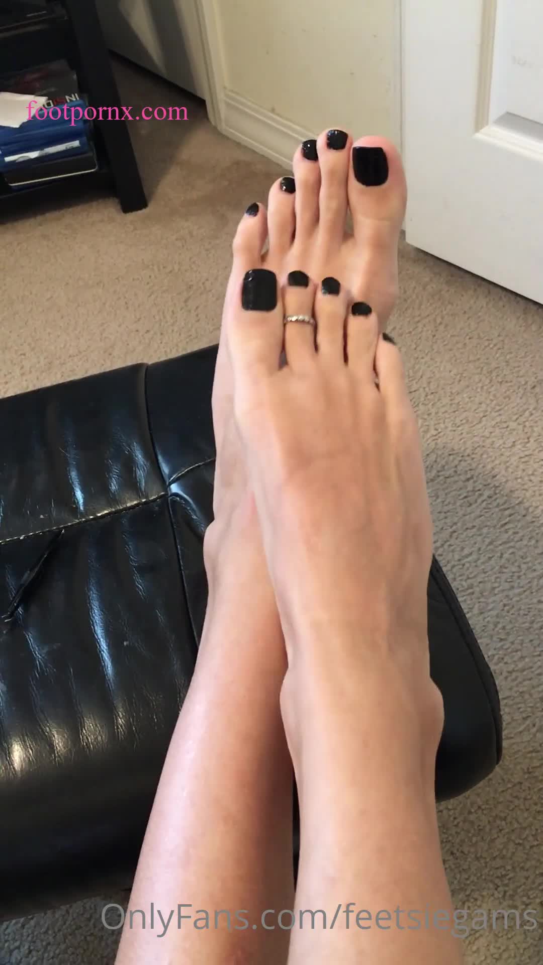 feetsiegams  1