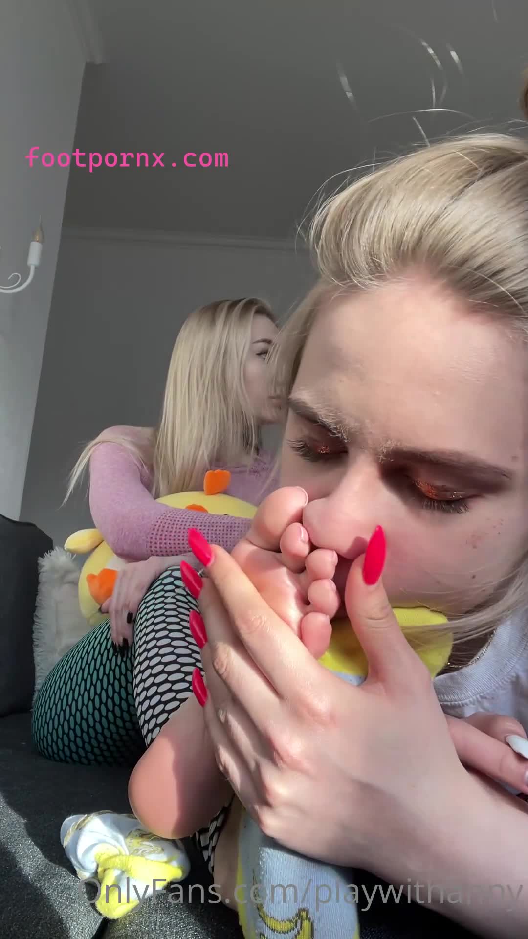 playwithanny foot worship lesbians sock smelling and feet  4