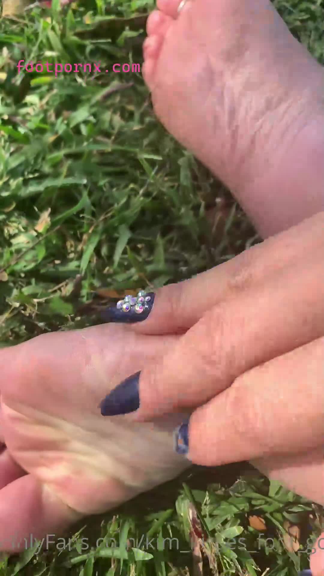 kim_kisses_foot_goddess asian goddess sexy feet 34