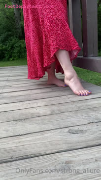 strong_allure public feet walk