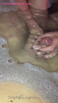 eva_rose_feet tub footjob handjob