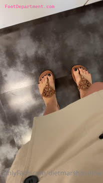 dietmarshmallow public feet walk