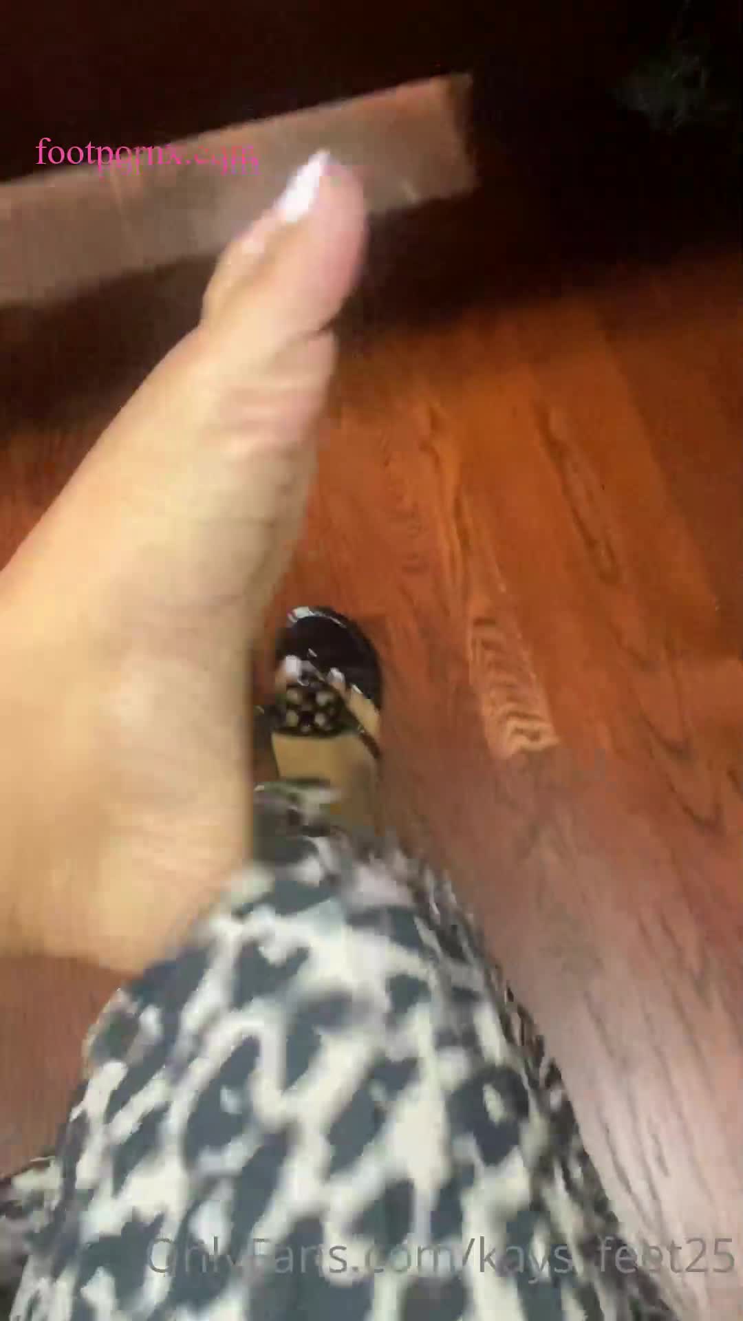 kays_feet25  4