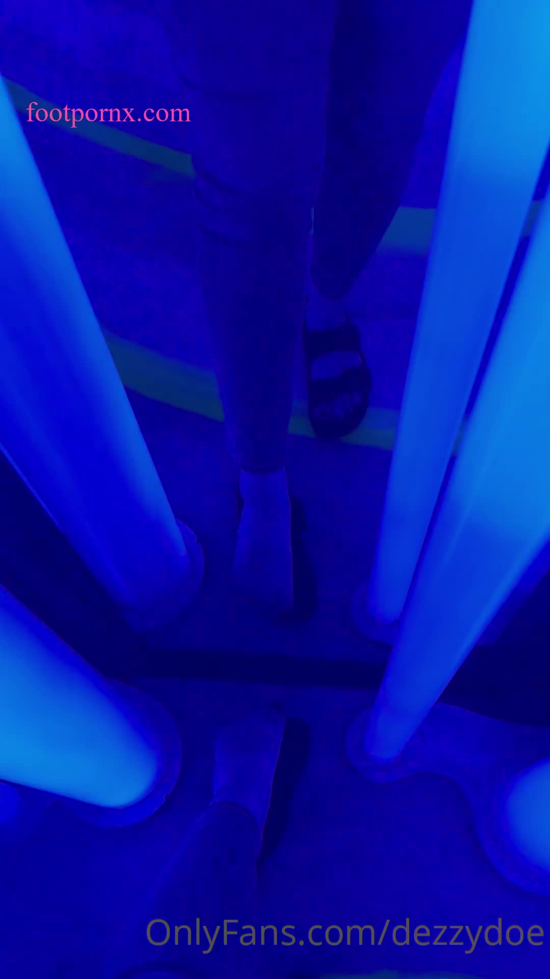 dezzydoe  foot porn 4