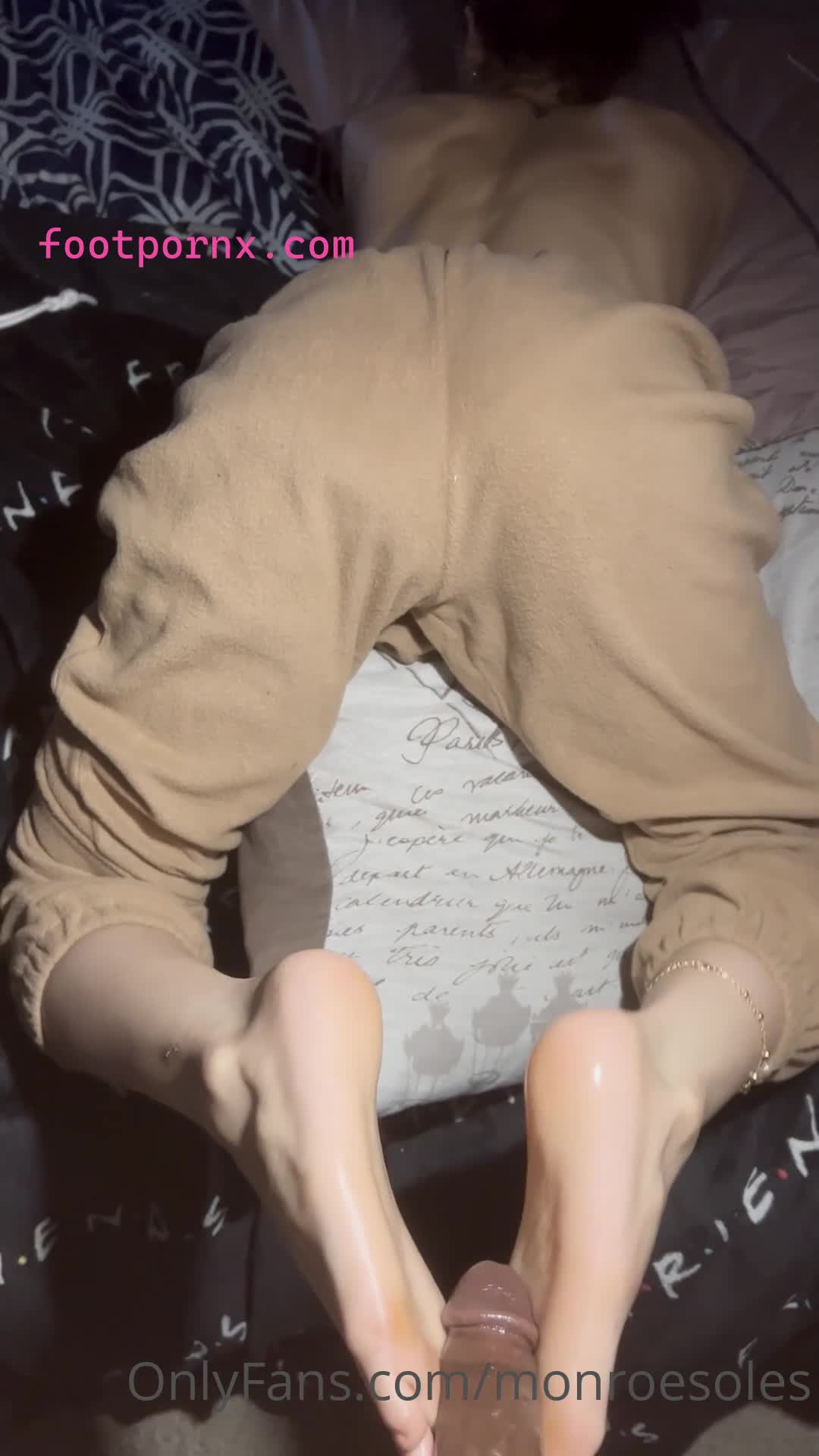 theemsmonroe petite lightskin ebony  8