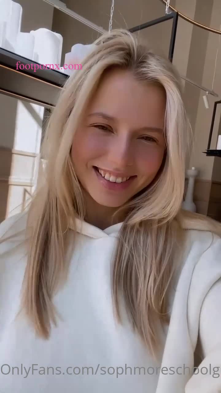 sophmoreschoolgirl  5