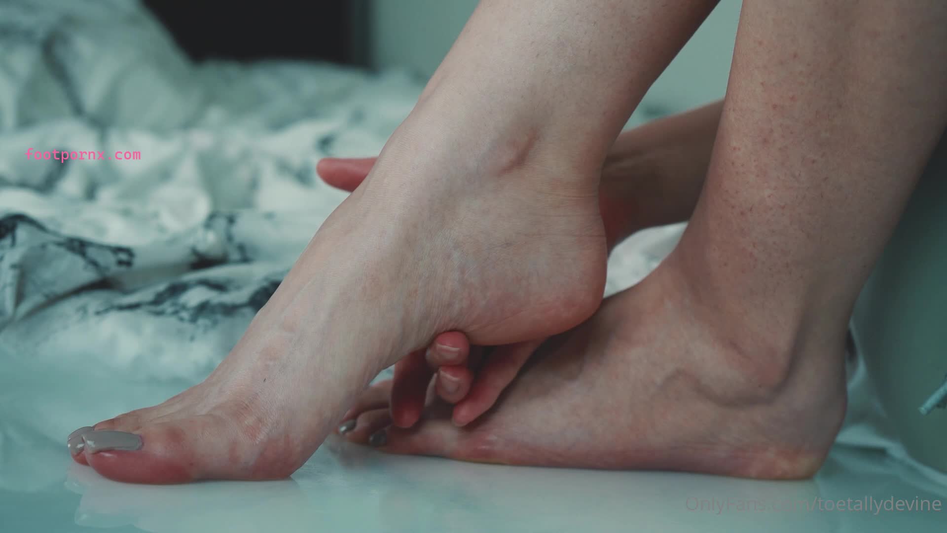 toetallydevine perfect toes model  6