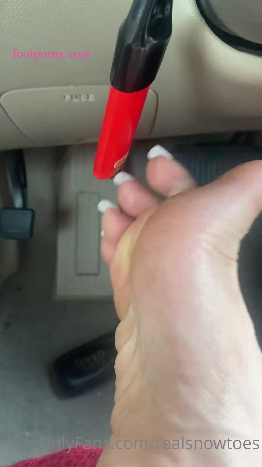 realsnowtoes  foot porn 4
