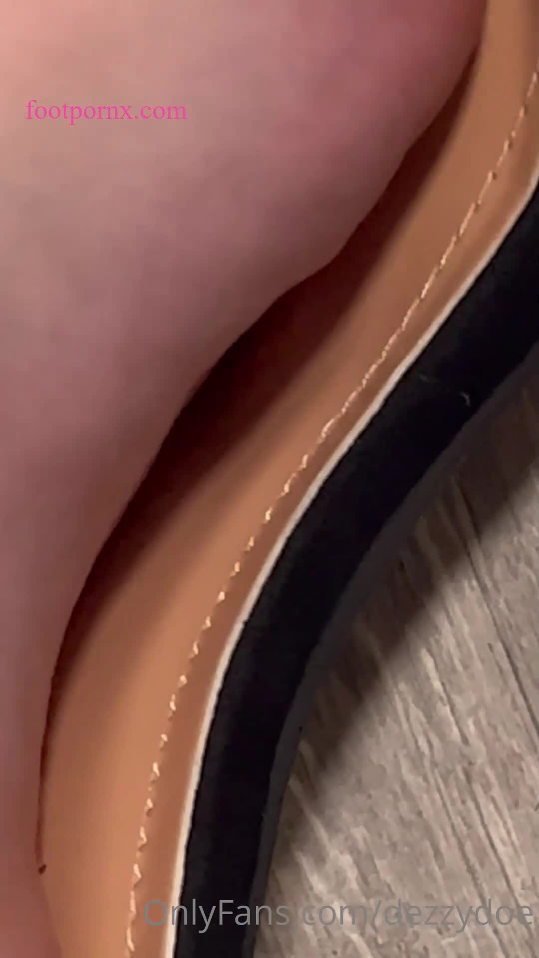dezzydoe  foot porn 1