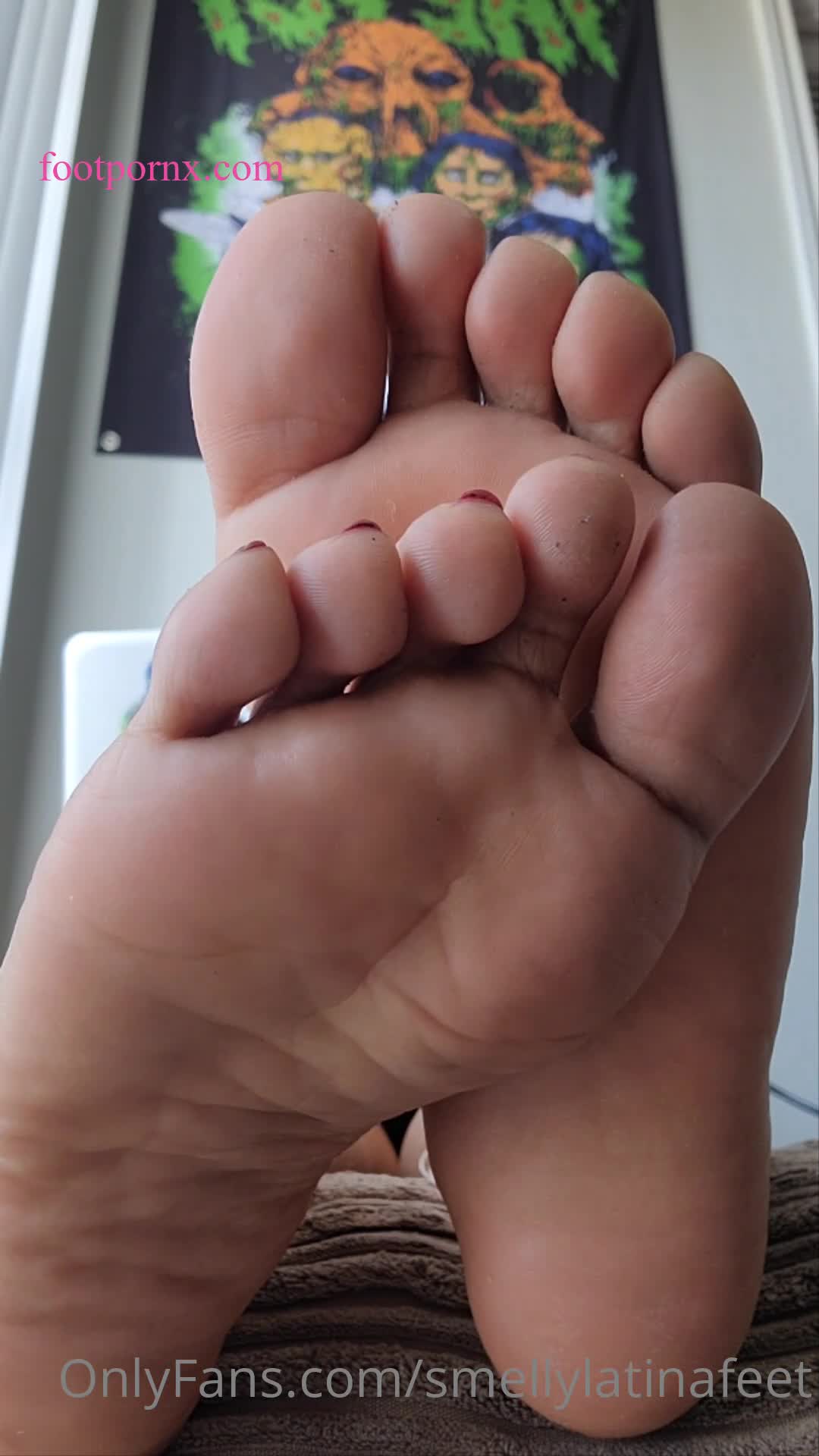 smellylatinafeet  2