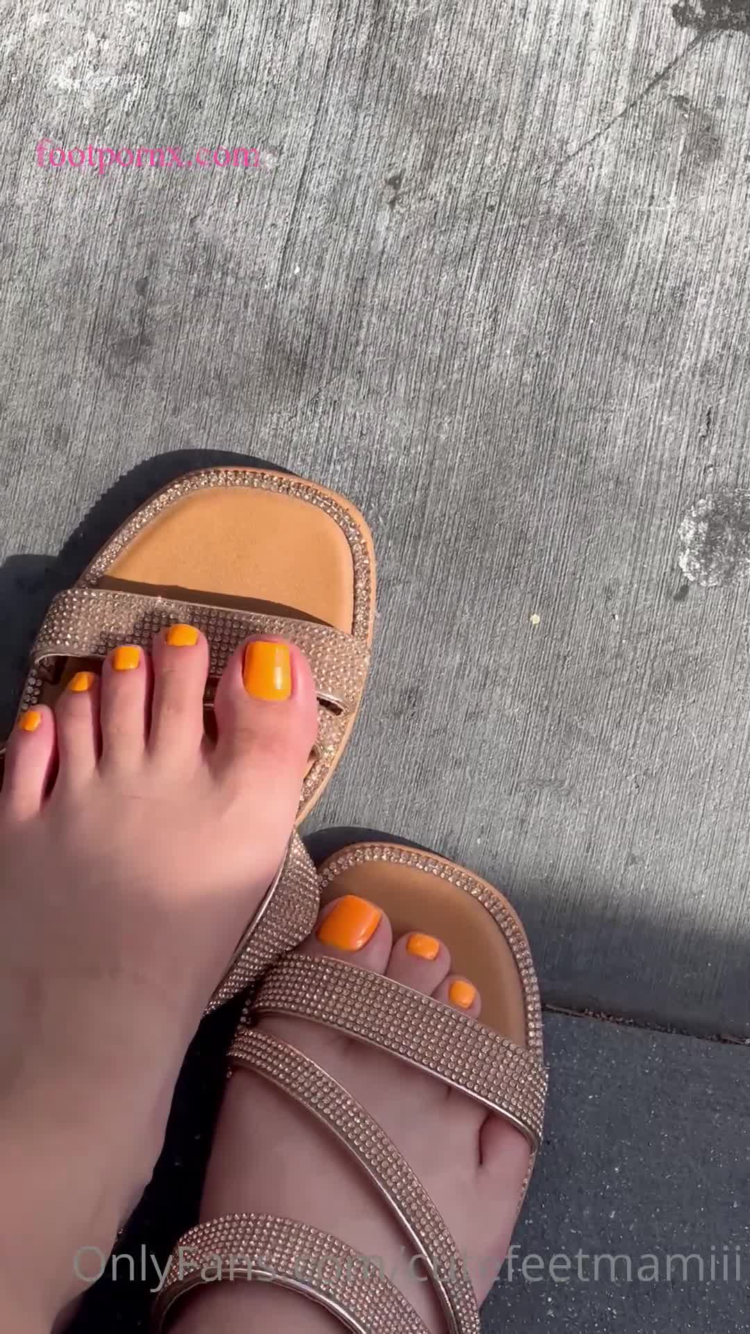 cutefeetmamiii  1