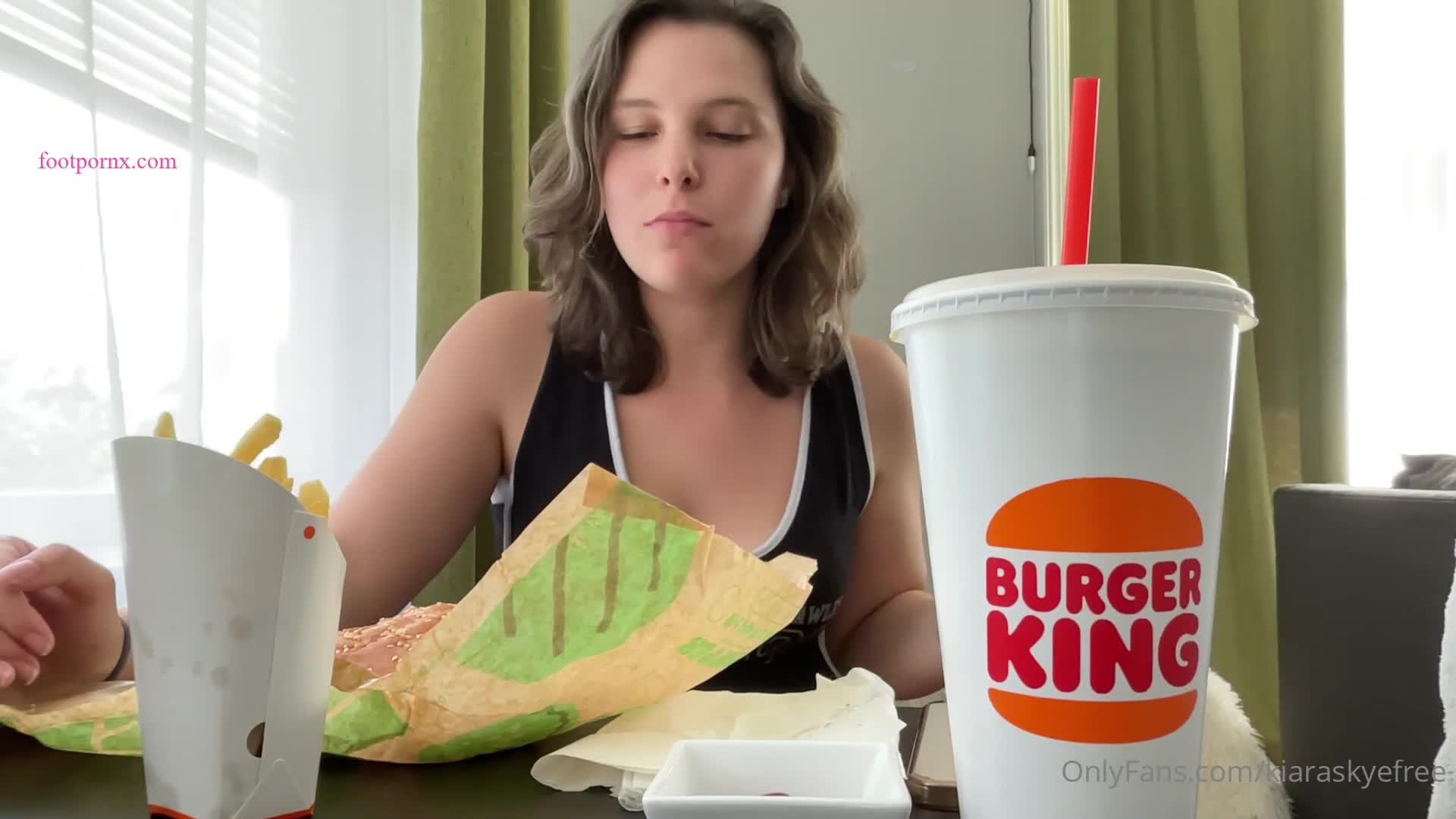 kiaraskyefree  foot porn 5