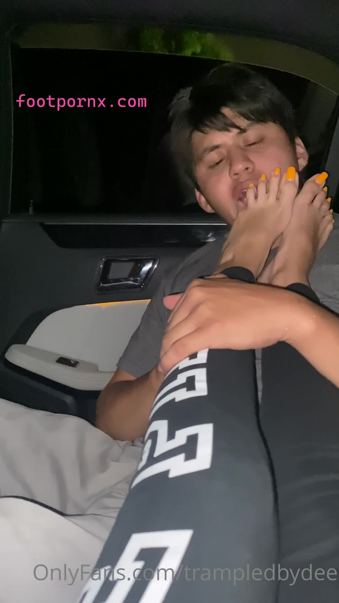 trampledbydee long toes pretty feet 10