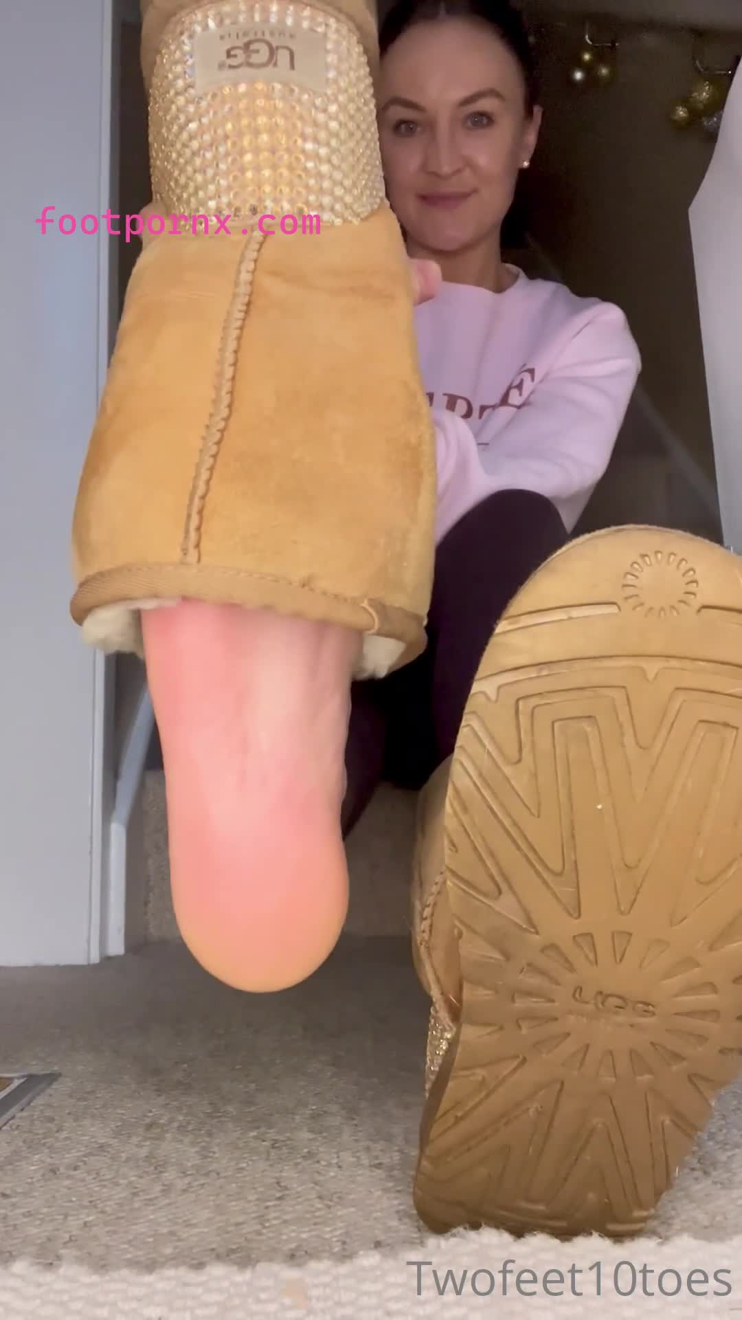 emmaemmarose pretty white girl showing soles 3