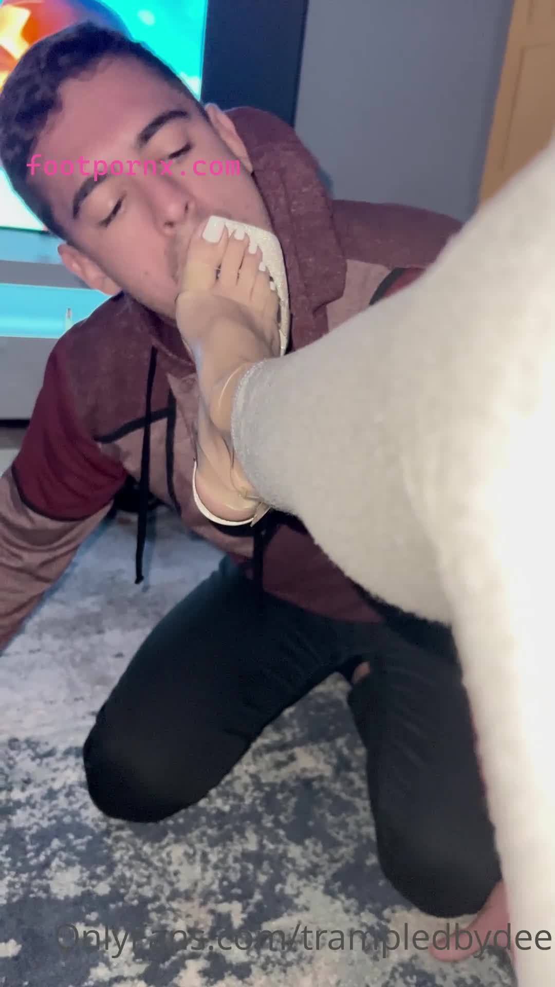 trampledbydee long toes pretty feet 12