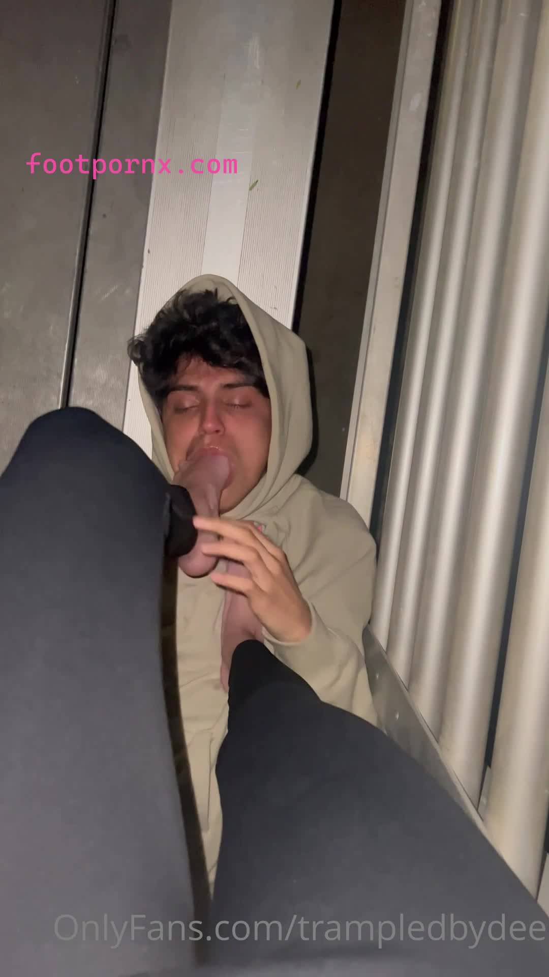trampledbydee long toes pretty feet 23