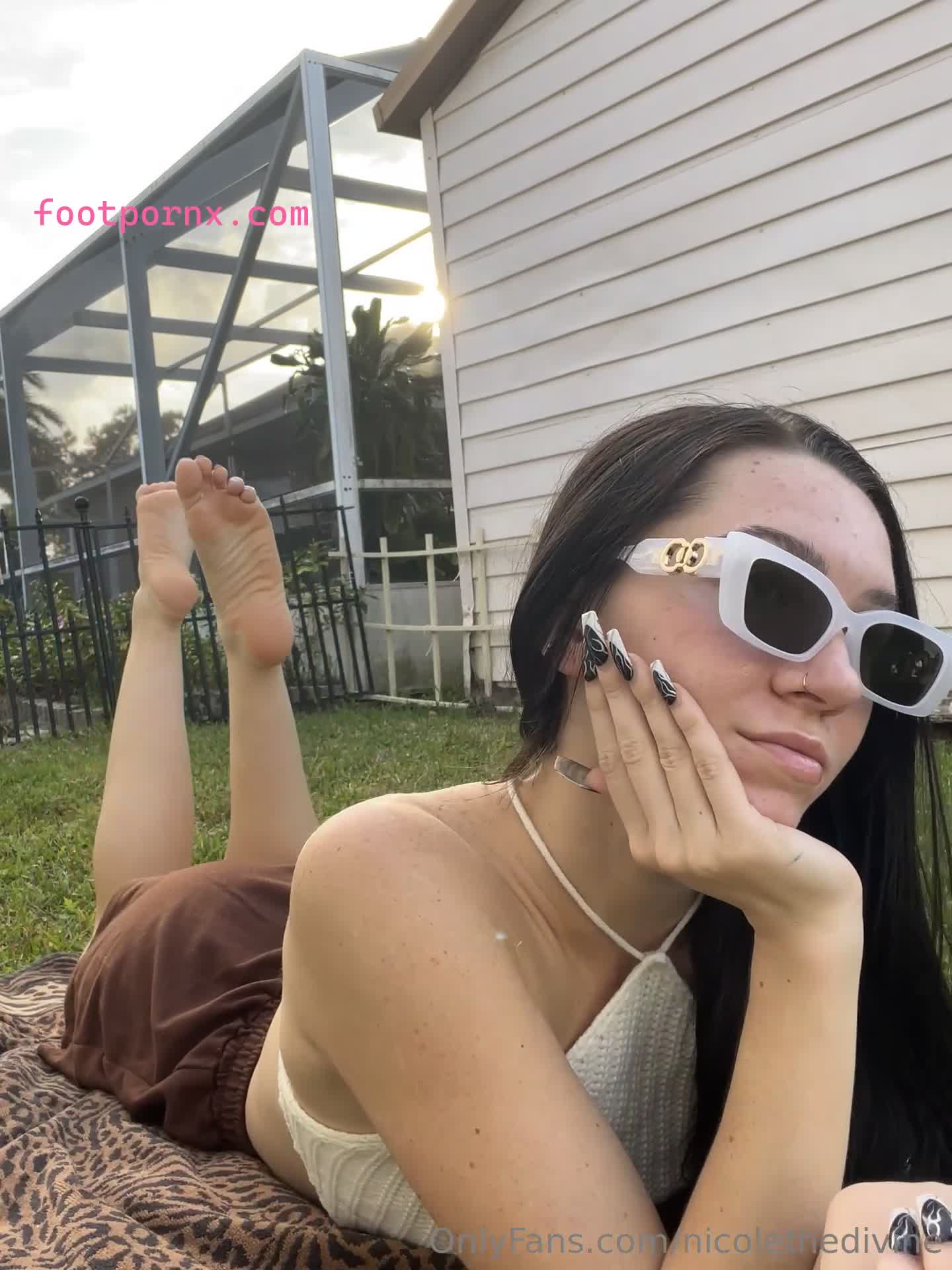nicolethedivine pretty white girl feet soles 41