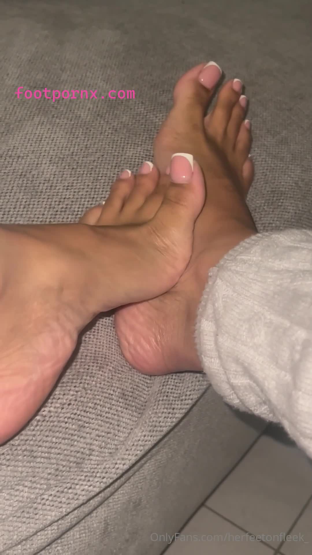herfeetonfleek_ ebony foot queen super sexy girl 18