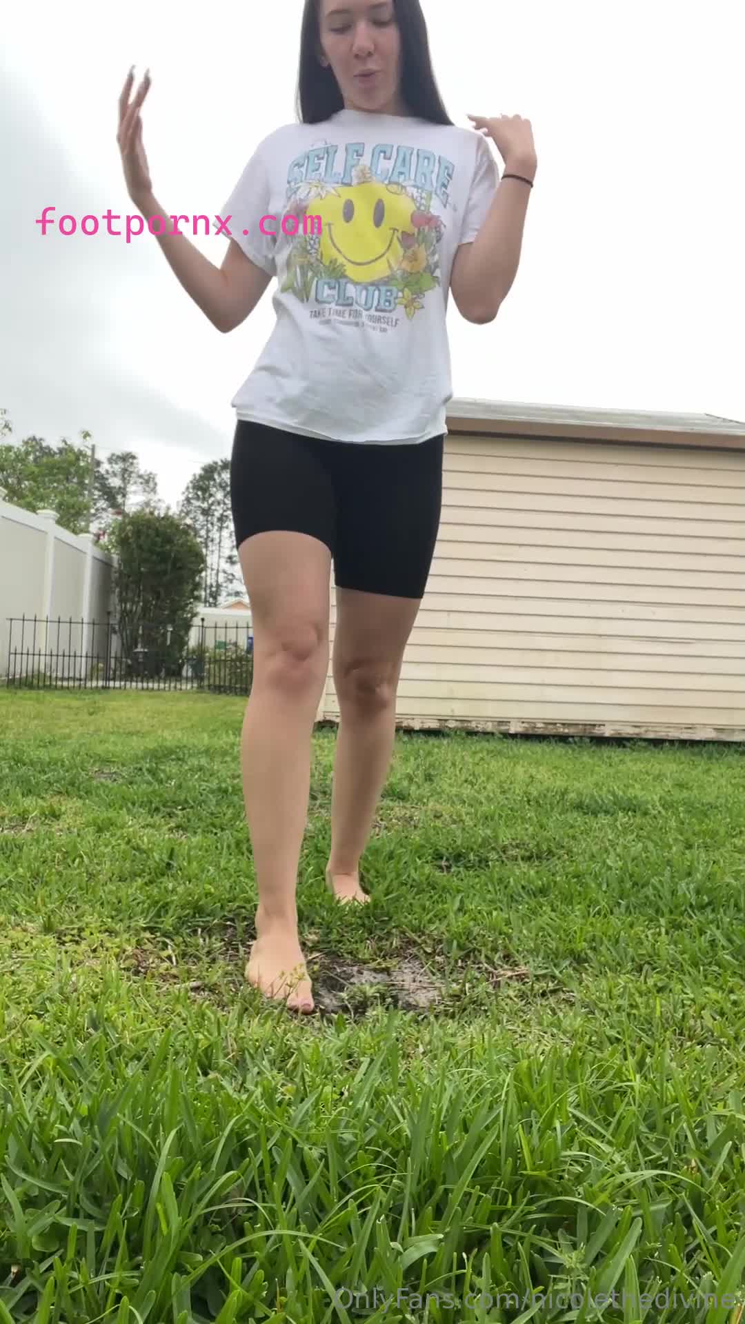 nicolethedivine pretty white girl feet soles 30