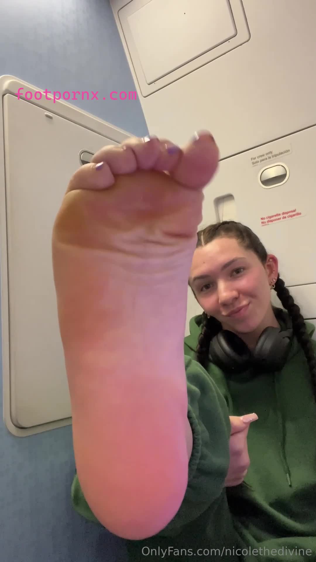 nicolethedivine pretty white girl feet soles 58