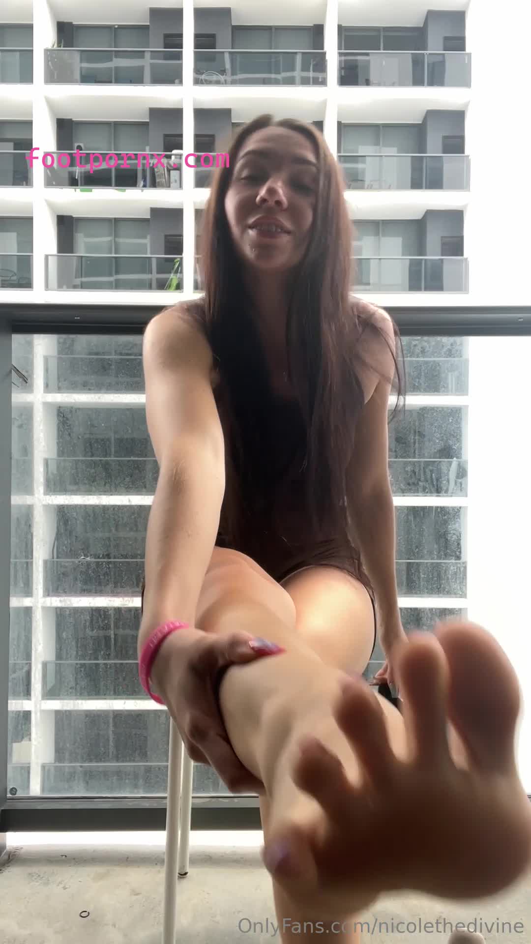 nicolethedivine pretty white girl feet soles 28