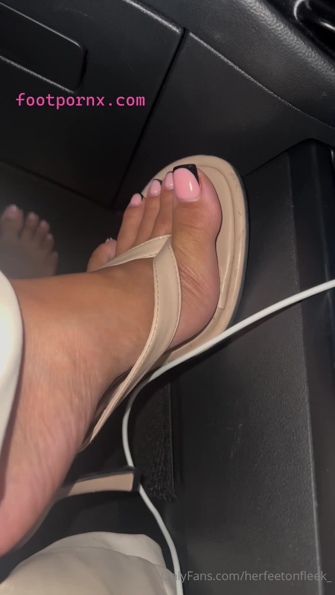herfeetonfleek_ ebony foot queen super sexy girl 16