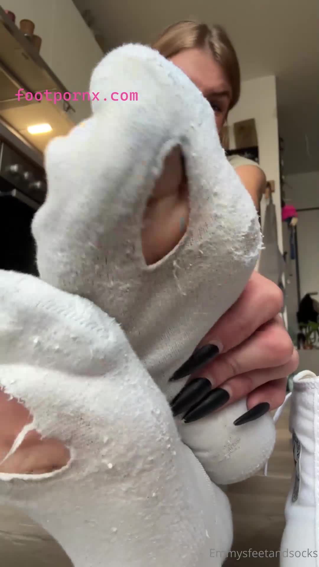 emmyfeetandsocks german foot girl pretty soles sock removal 4
