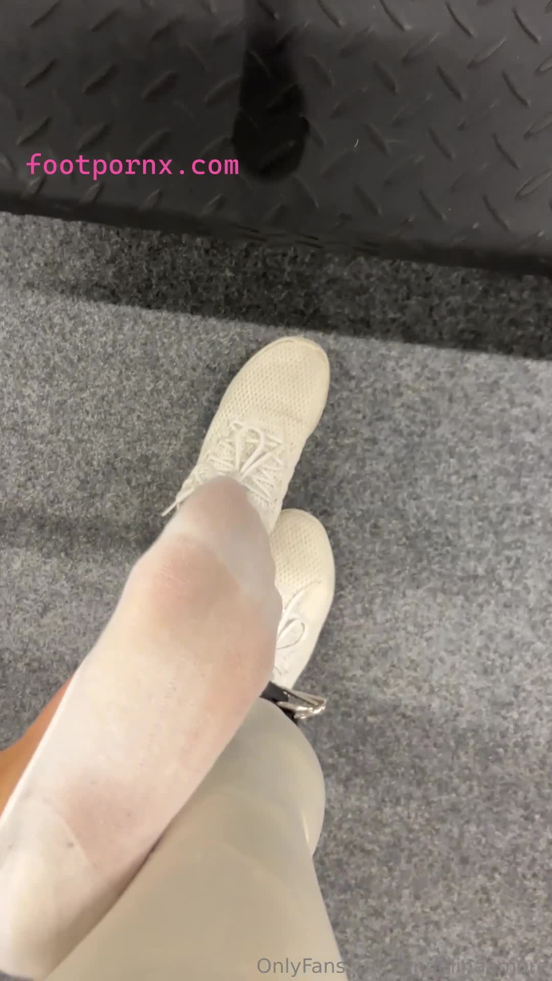 angelinaamore pretty white girl feet 11