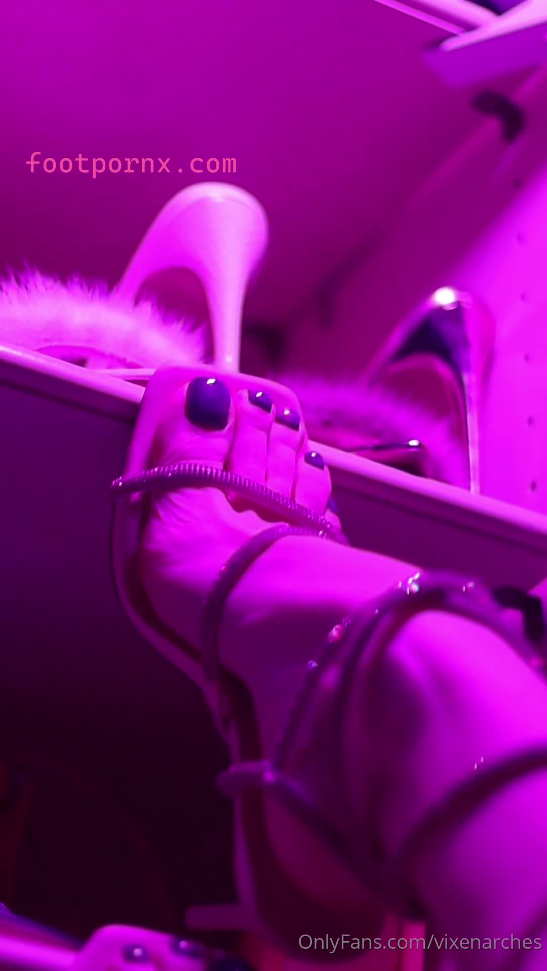 vixenarches hot foot queen [RETIRED] 86