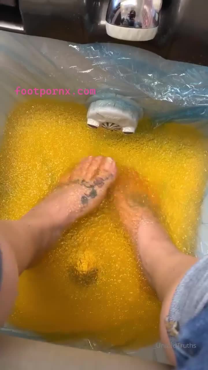 told_truths stripper feet hot 285