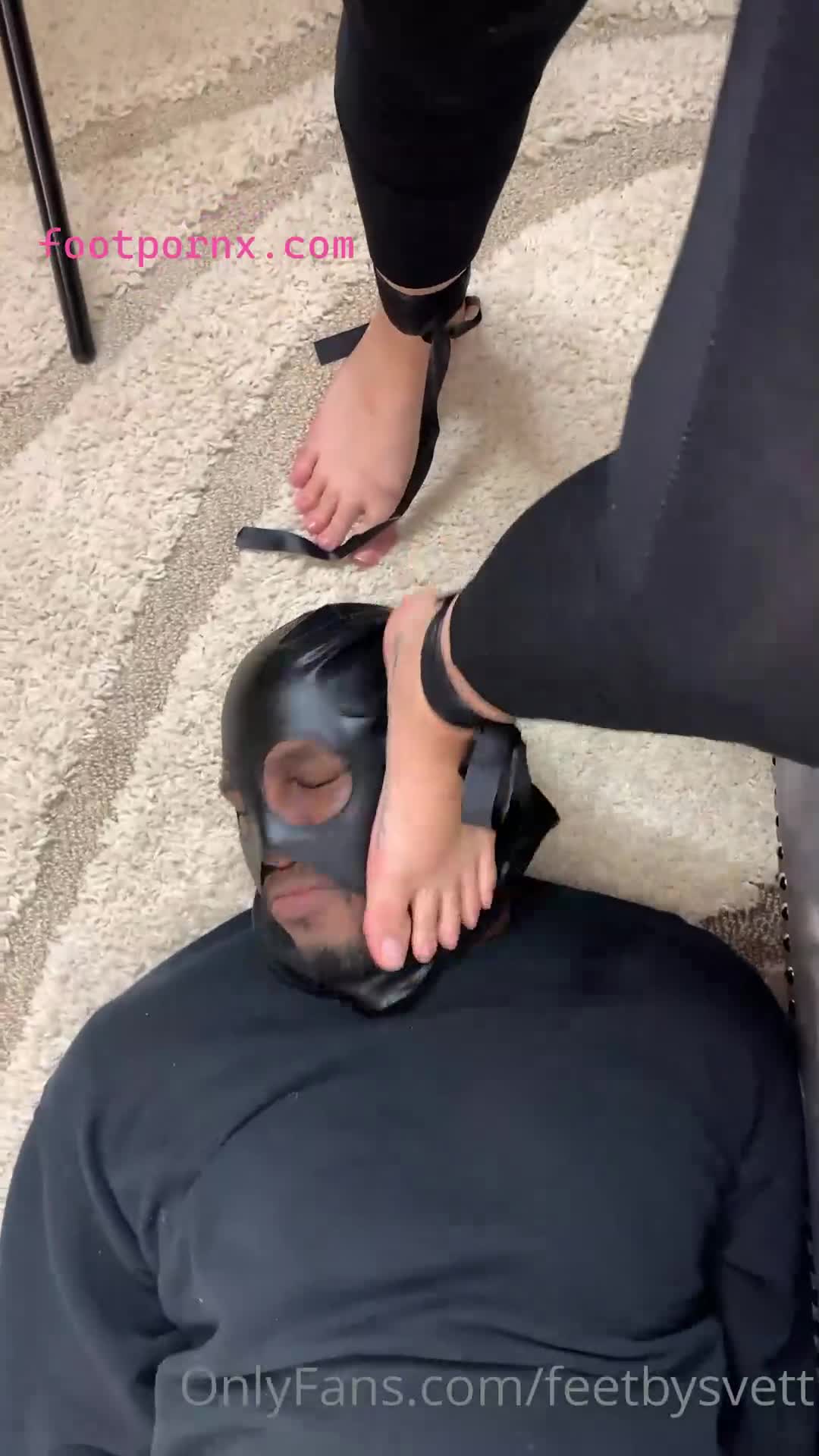 feetbysvett gets her feet worshipped by foot boy 3