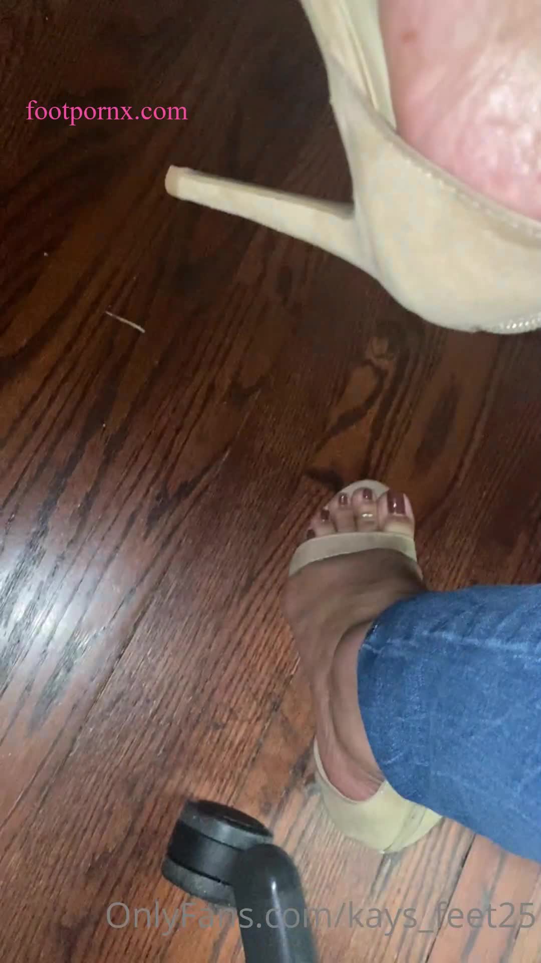kays_feet25  2