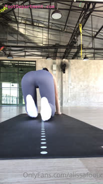 alissafootsd yoga feet