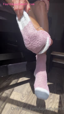 laprettyfeet4 fluffy sock removal milf feet