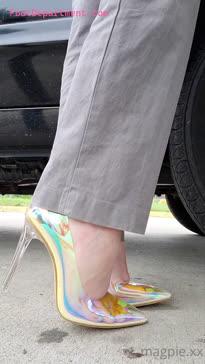 liltittypunkgf outside highheels