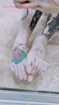 milky.xiu emo feet girl