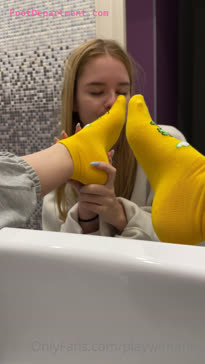 playwithanny lesibain foot worship