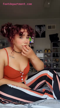 footsiemichi foot slapping stinky feet
