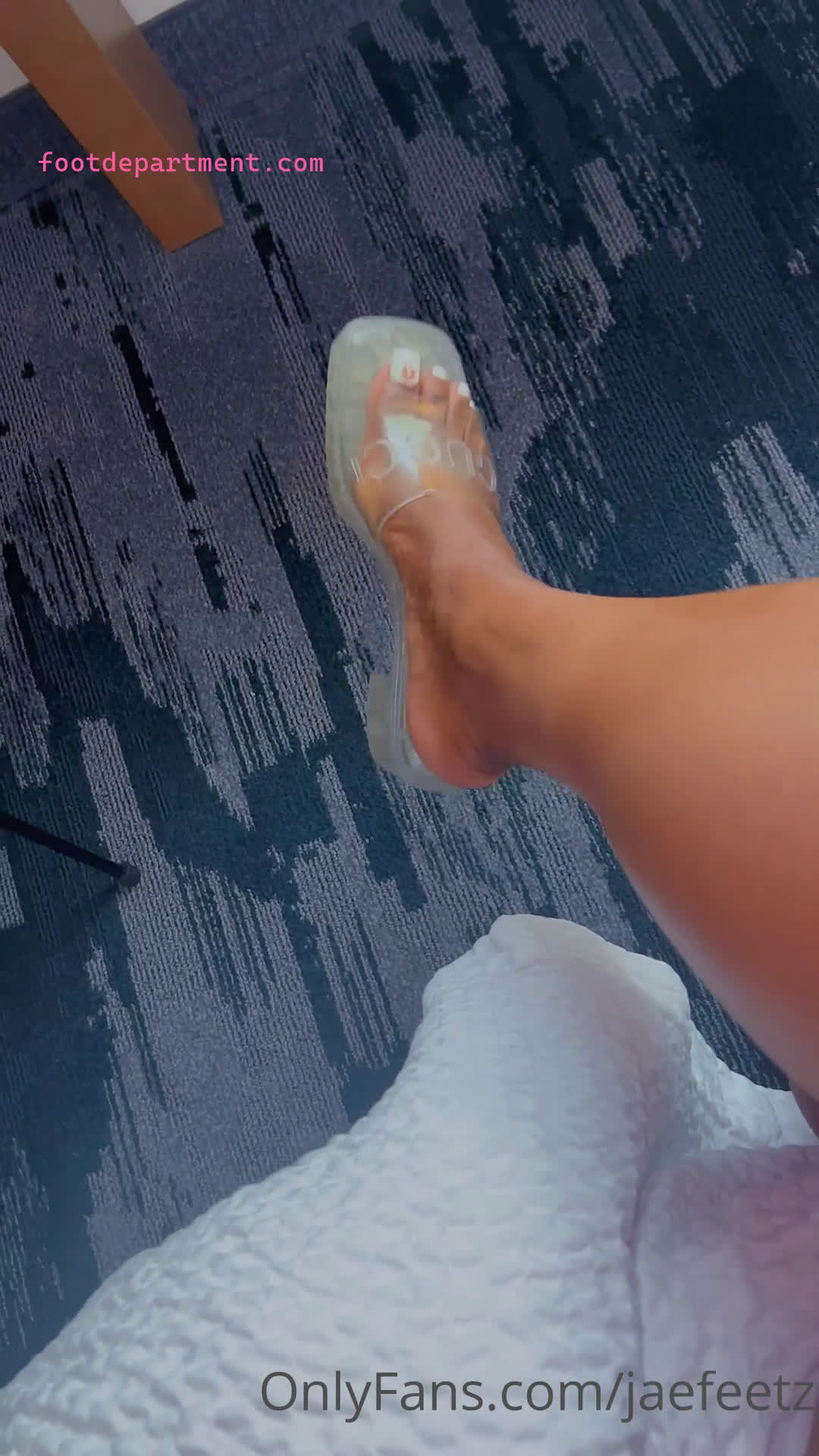 jaefeetz sexy gucci mules tease ebony feet