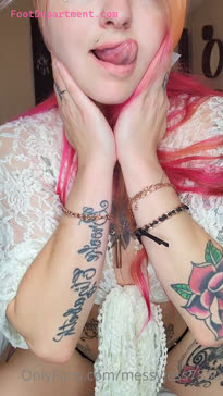 messyjess7850 tongue fetish