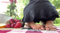 cravintae feet and fruit