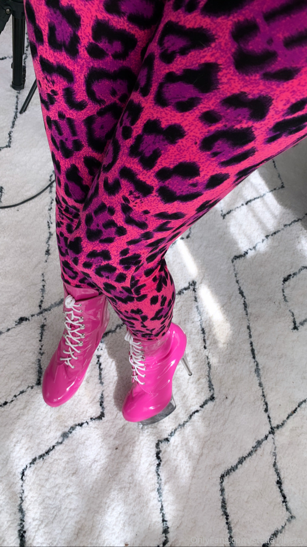stella_liberty feet photo 12